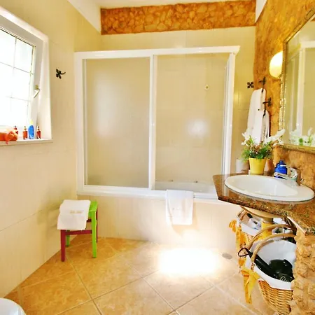 Sleeps 8 Pool Air Con Wifi Villa