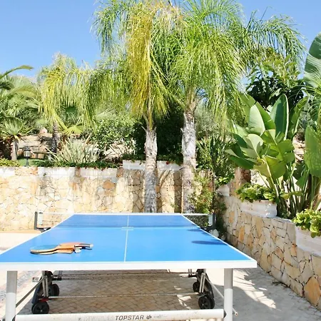 Villa Sleeps 8 Pool Air Con Wifi *