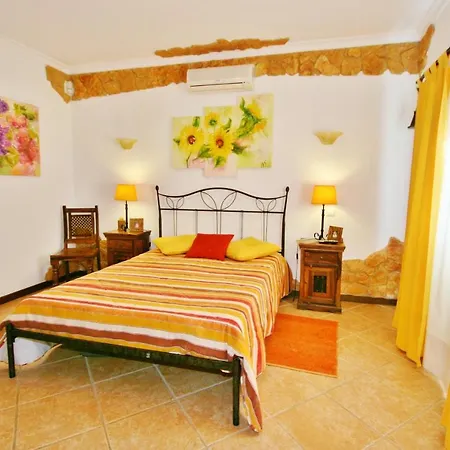 Sleeps 8 Pool Air Con Wifi Villa