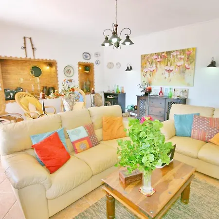 Sleeps 8 Pool Air Con Wifi * Terras Novas