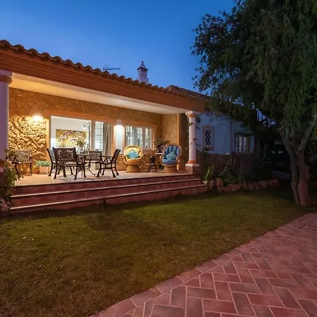 Sleeps 8 Pool Air Con Wifi * Terras Novas