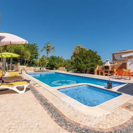 Sleeps 8 Pool Air Con Wifi Terras Novas