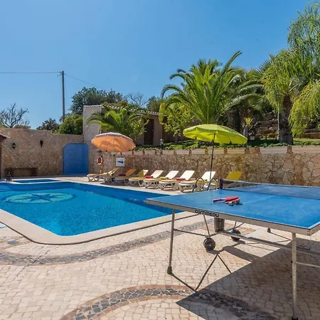 Sleeps 8 Pool Air Con Wifi Villa