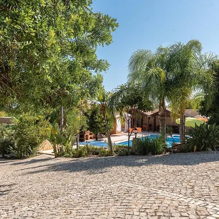 Sleeps 8 Pool Air Con Wifi * Terras Novas